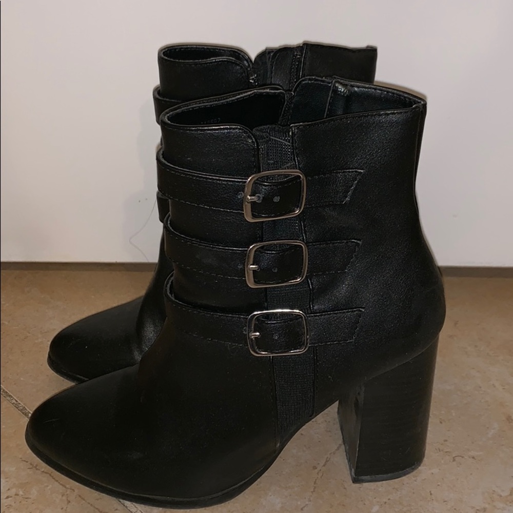 Boots - Picture 2 of 3